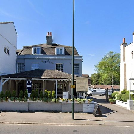 Hampton Court Hotel 이스트 몰시 외부 사진