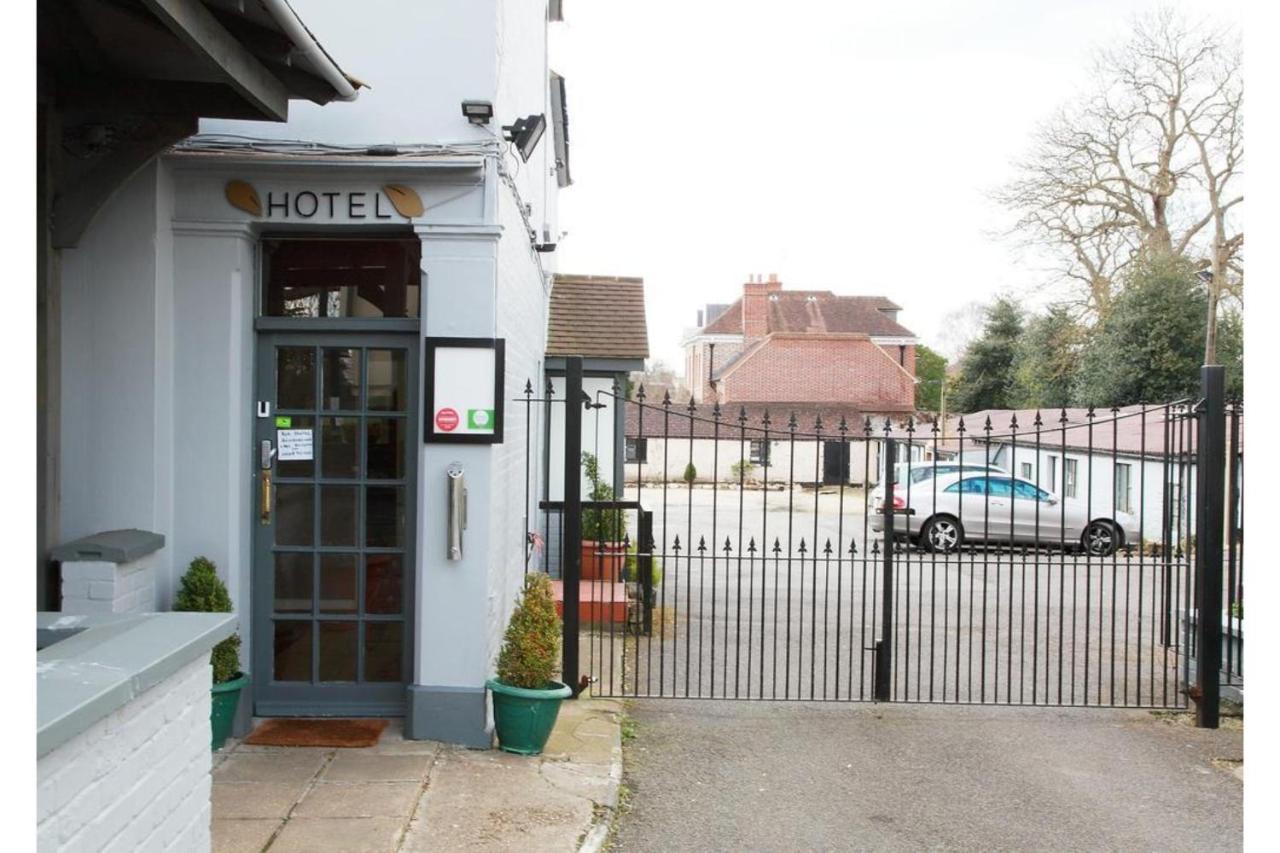 Hampton Court Hotel 이스트 몰시 외부 사진