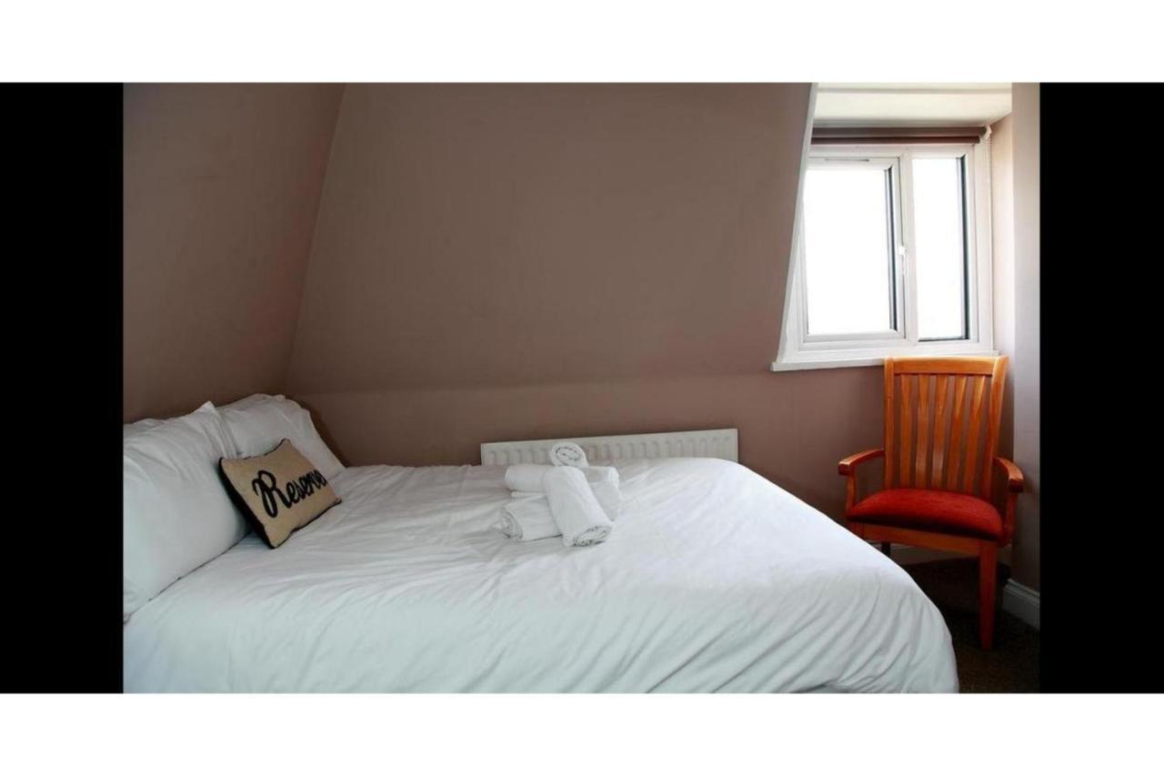 Hampton Court Hotel 이스트 몰시 외부 사진